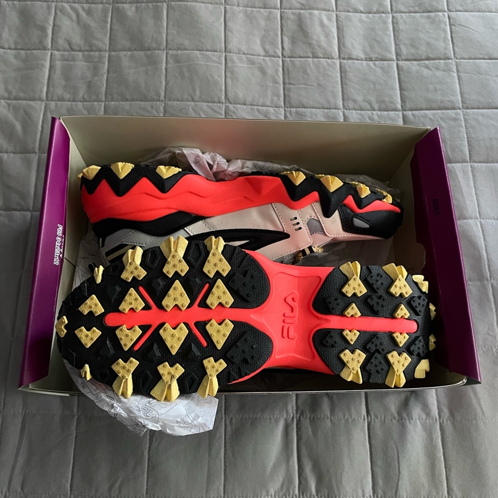 🆕 Women's Oakmont TR Sneakers - Picture 3 of 5